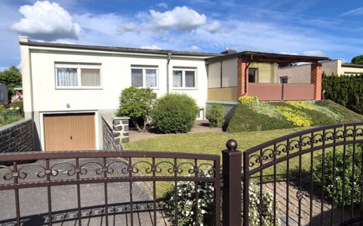 Idyllisch Wohnen: Einfamilienhaus auf großen Grundstück in Seegrehna